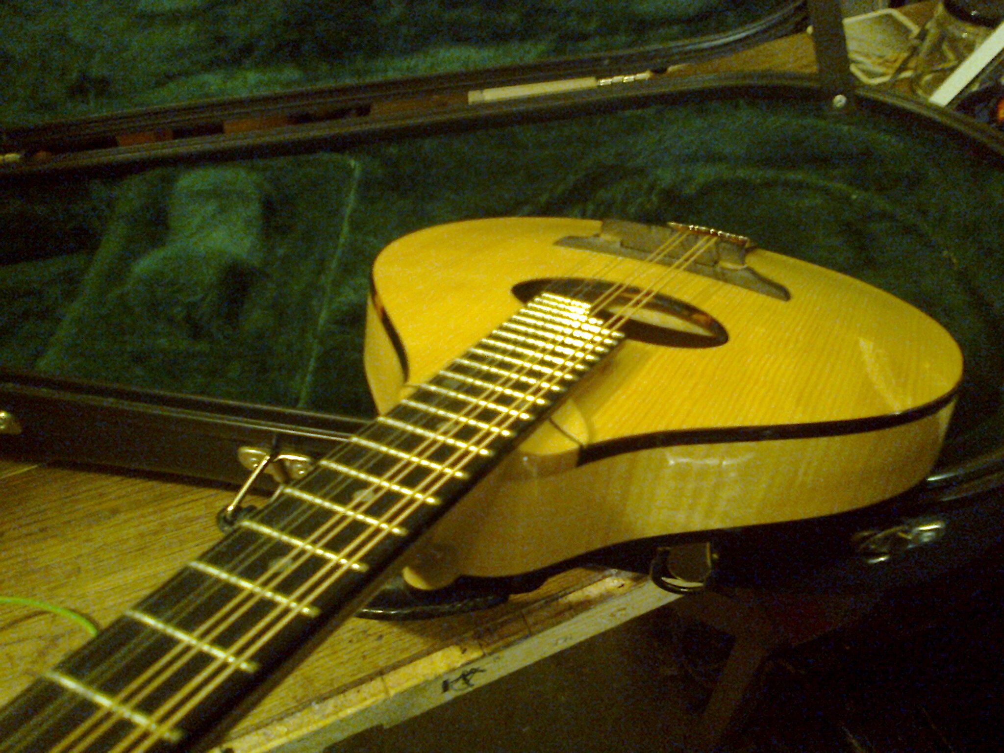 Used Guitars, Mandolins, Bass and amps Brighton Guitar