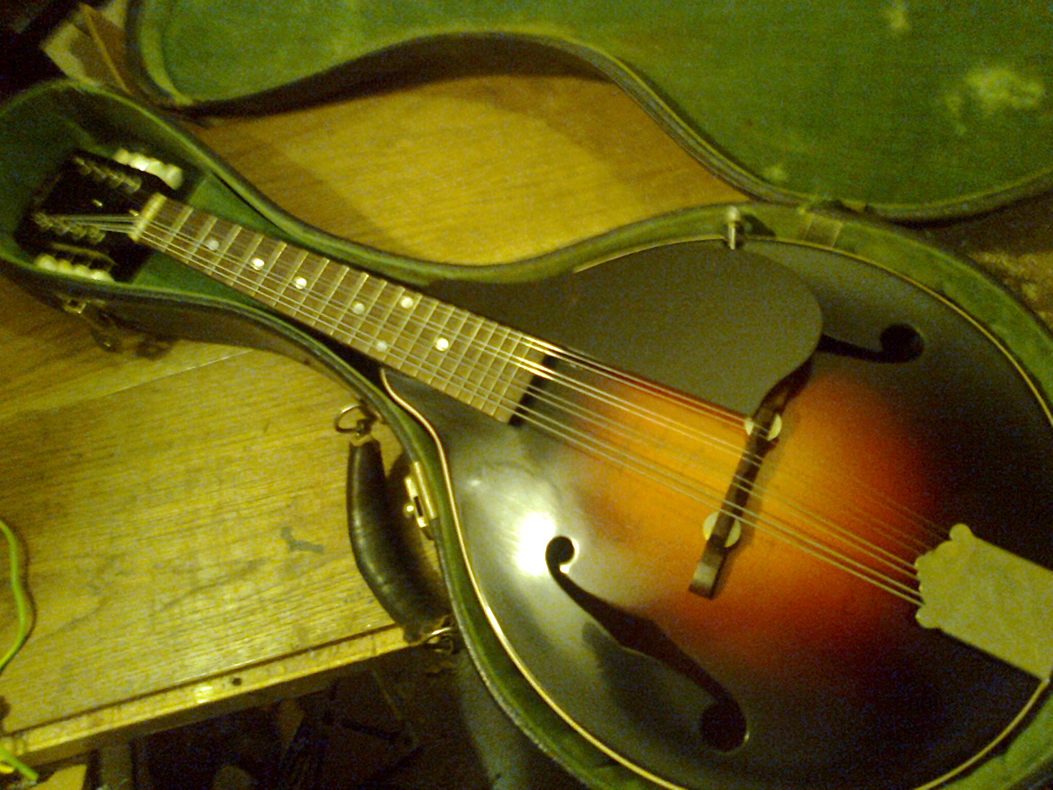 Used Guitars, Mandolins, Bass and amps Brighton Guitar