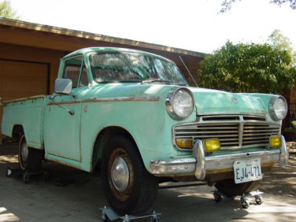 THE STREET PEEP: 1965 Datsun 1200 Series 320 Pickup