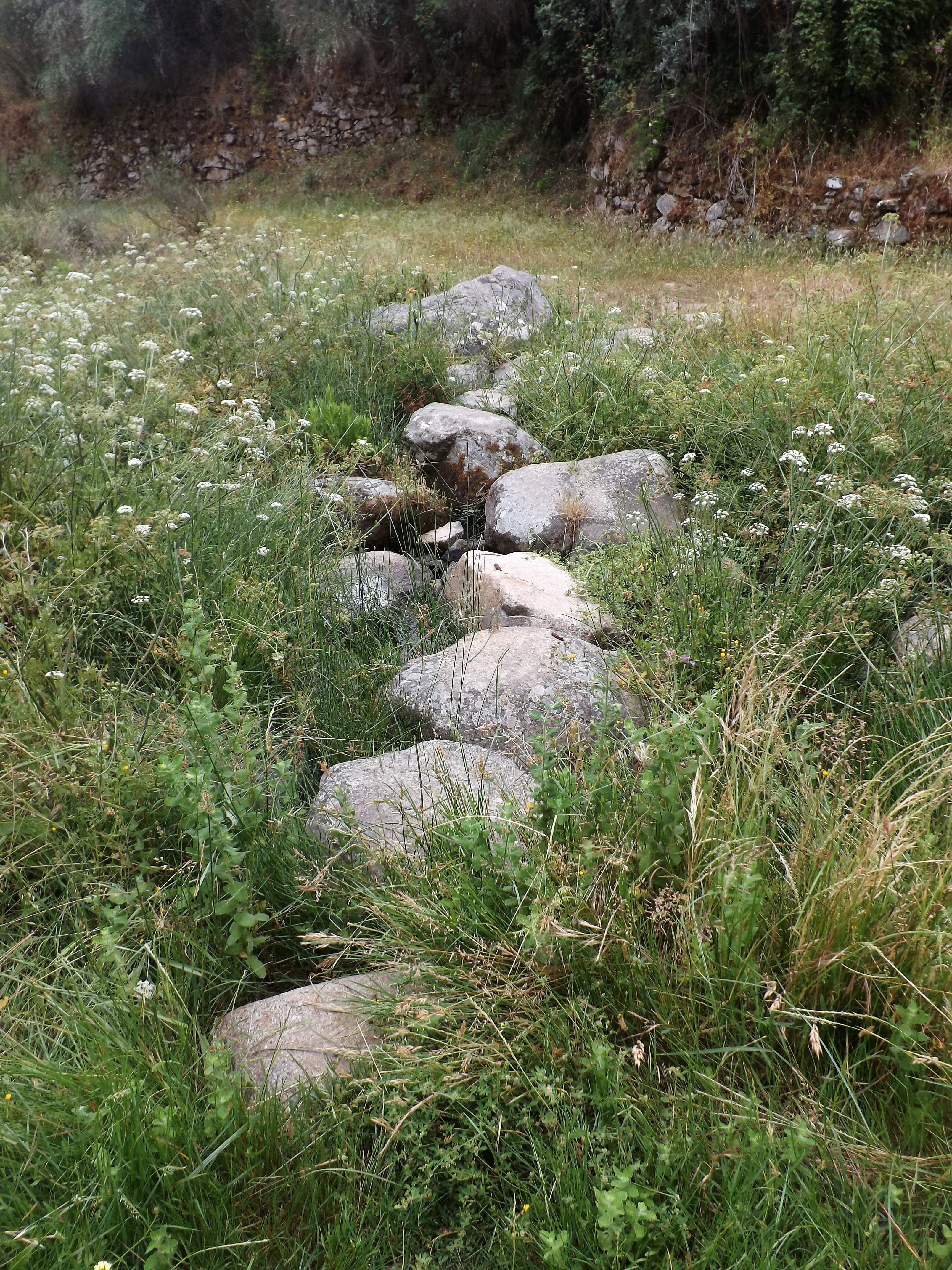 Pedra ante pedra passo a ribeira de Belver