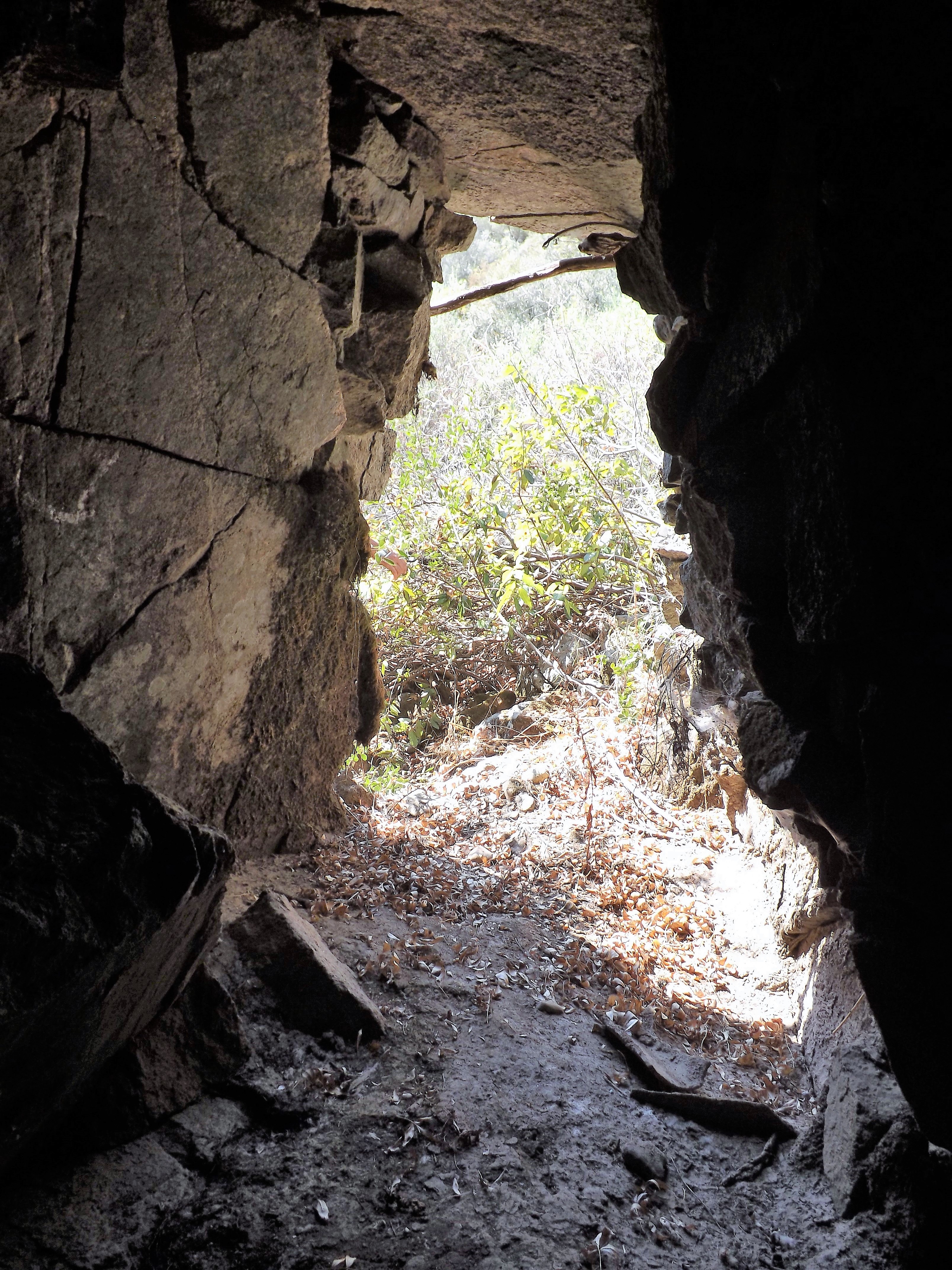 Por aqui sairia a água...