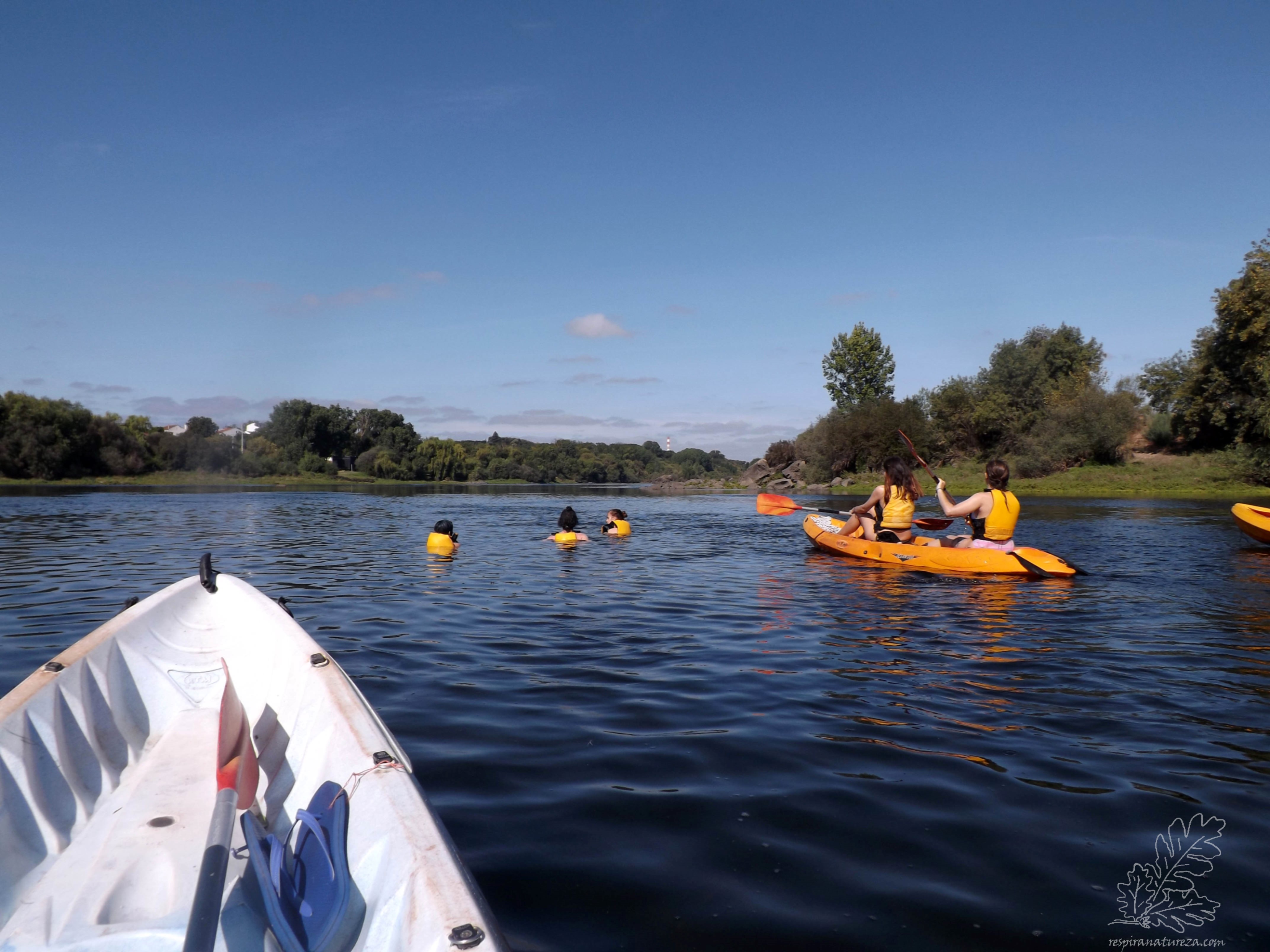 … Houve quem quisesse experimentar descer um pouco a nado.