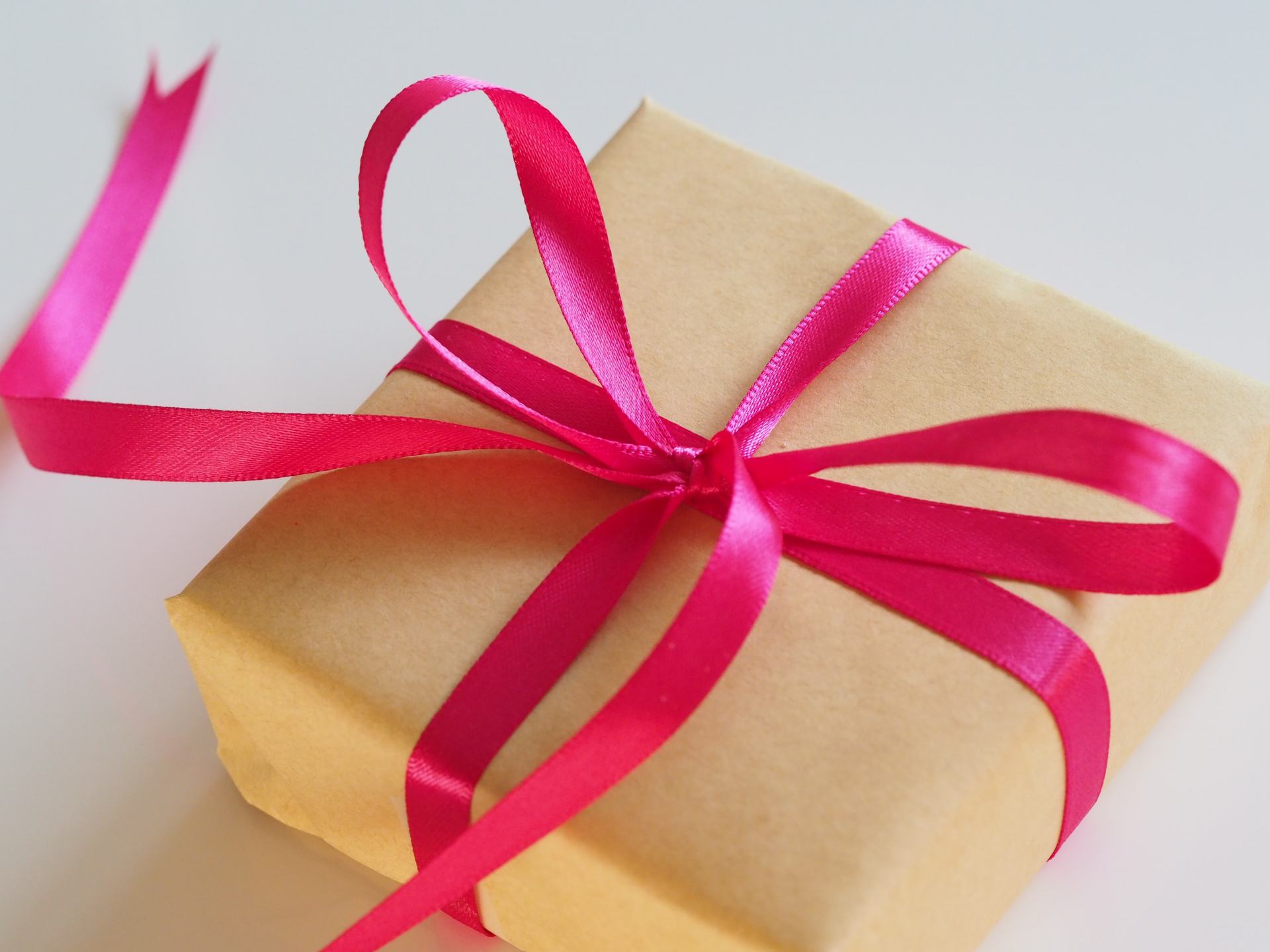 5 Tips For Making Long-Distance Gifts Extra Special