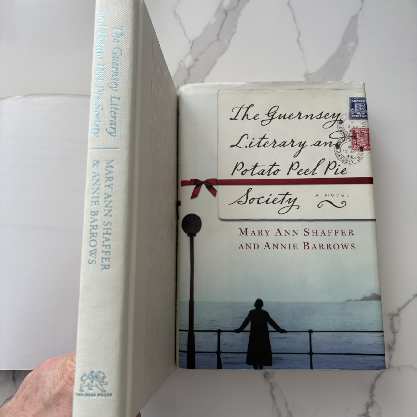 The Guernsey Literary and Potato Peel Pie Society