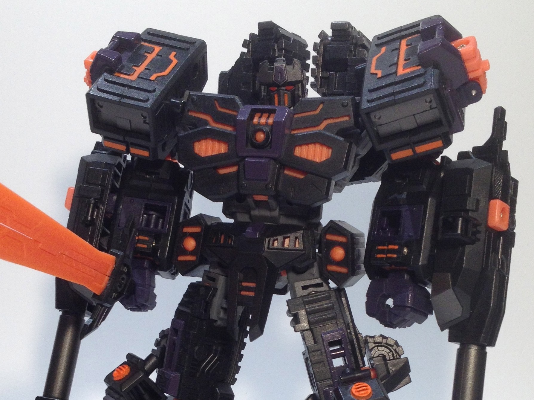 Review: MakeToys Paladin/Chaos – BrownBox Reviews