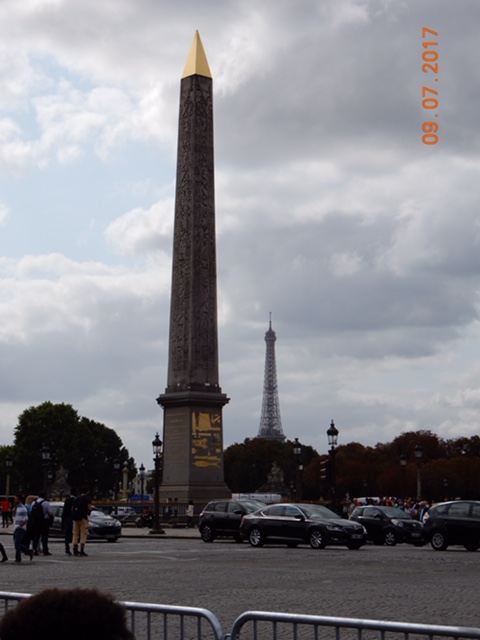 Place de la Concorde w/ Eiffel Tower in distance