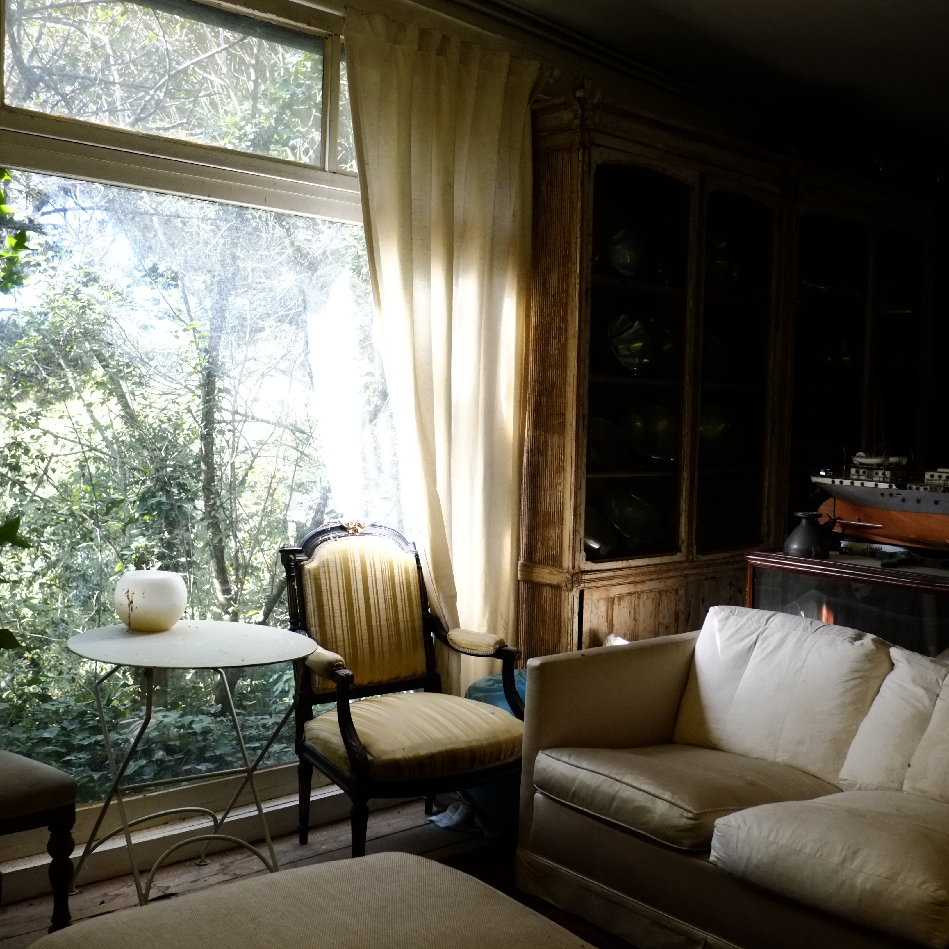 An old room inside Villa Bugatti