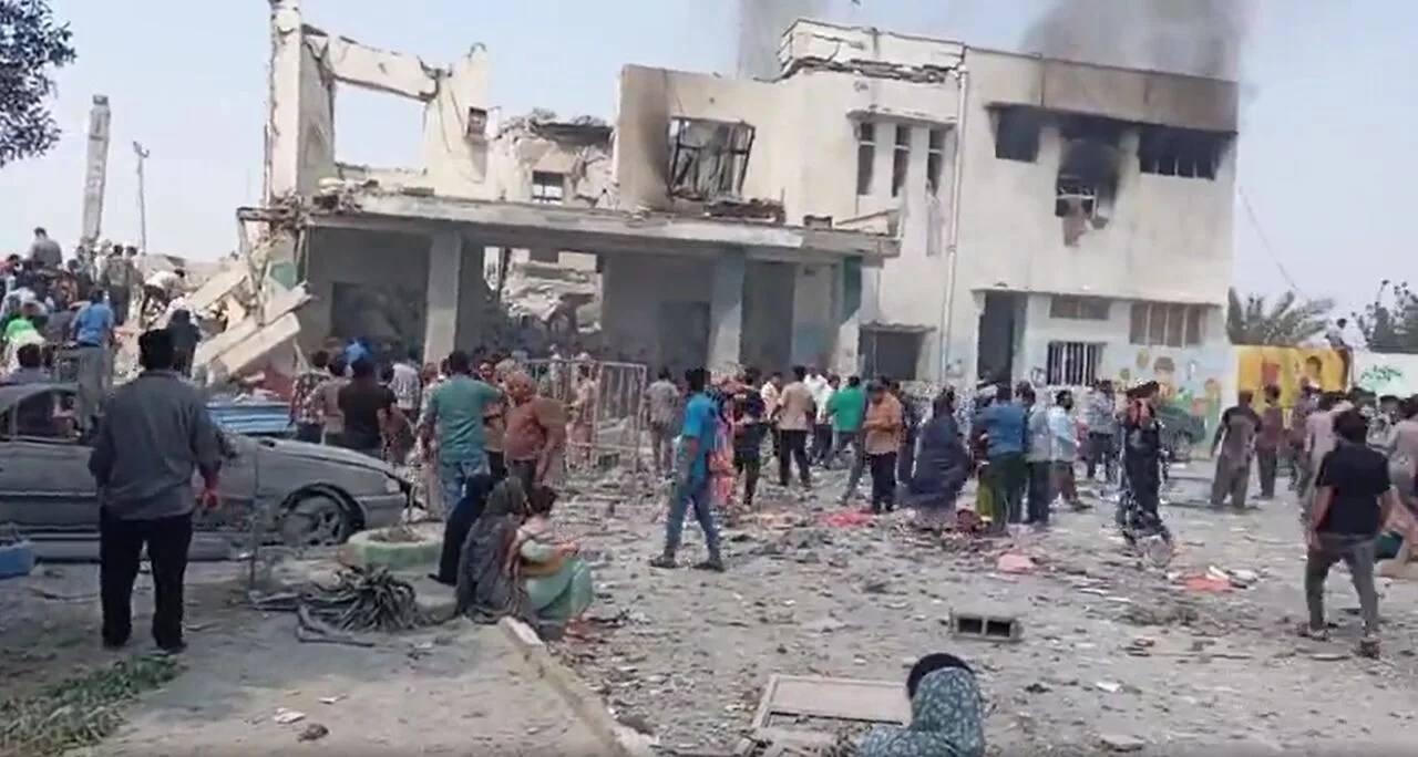 Trump sugere que Irã foi responsável por ataque em escola de meninas