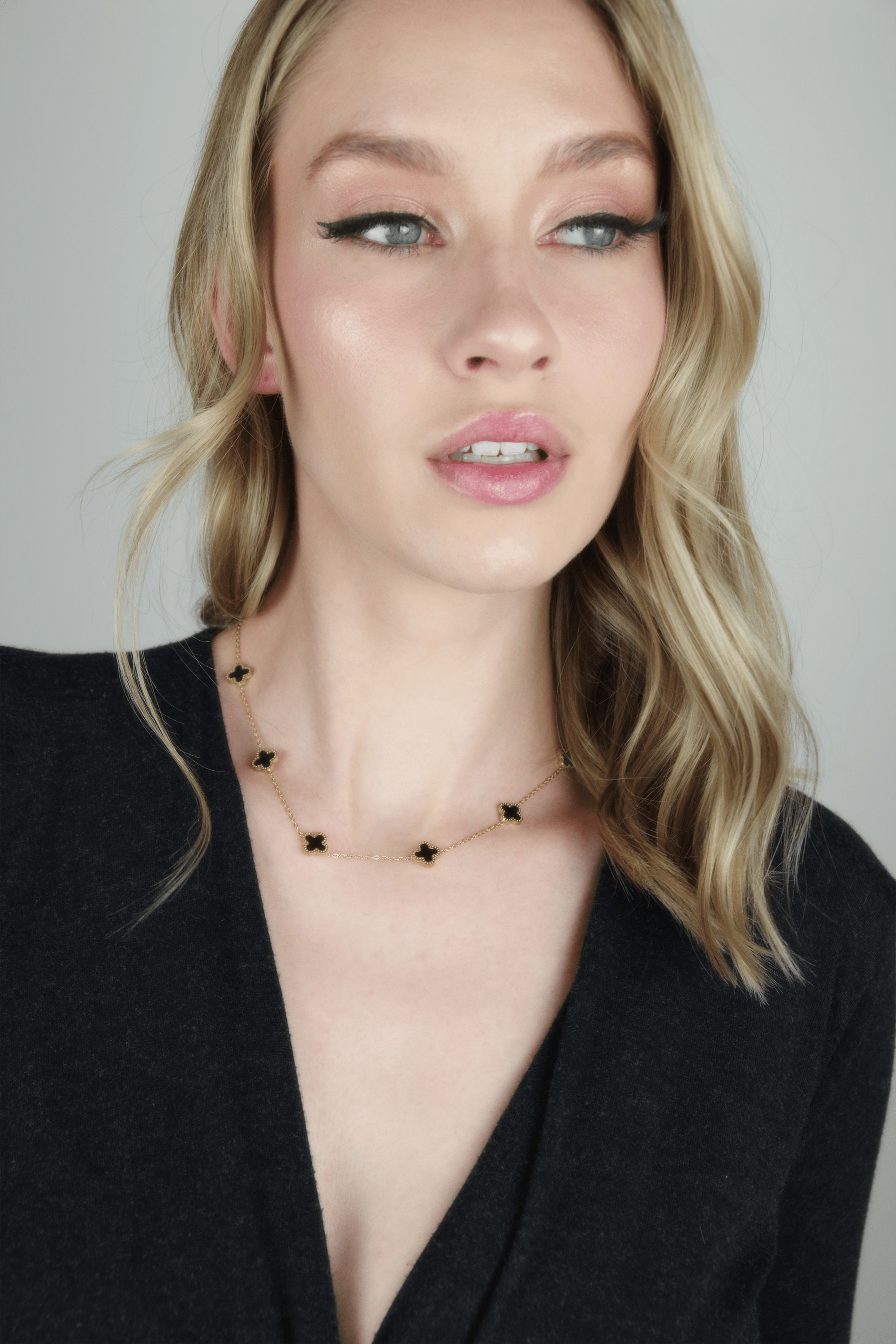 clover chocker.2