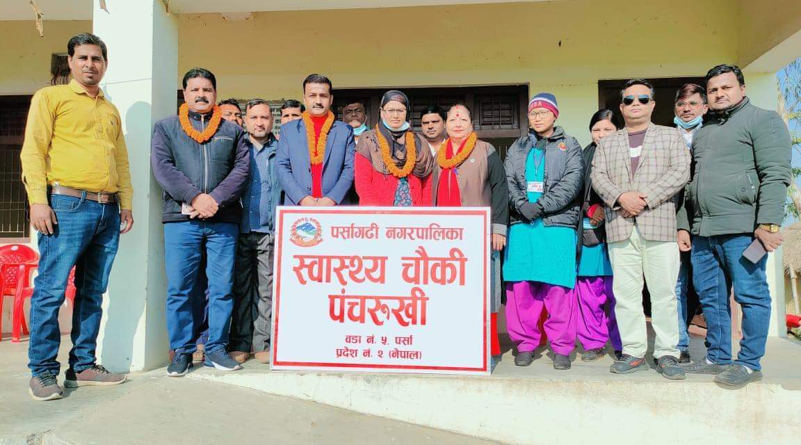 सांसद यादवद्धारा प्रसुति गृहकोे उद्घाघाटन तथा स्वयंसेविकालाई आवश्यक सामाग्री र छात्रालाइ साइकल वितरण