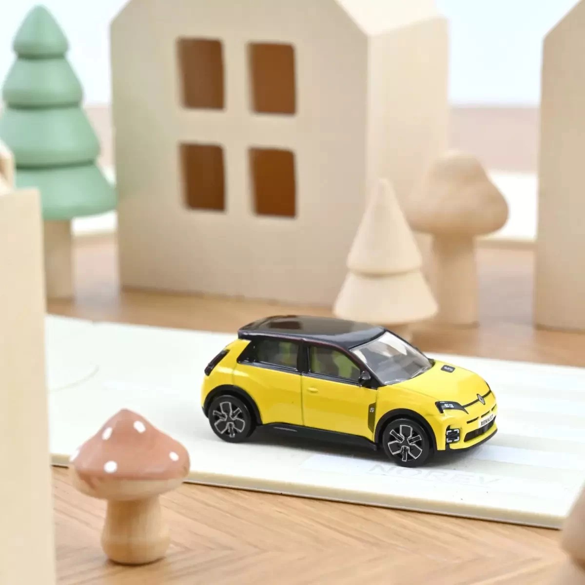 ミニカー Norev Renault 5 e-tech 100% electric NOREV - Renault 5 E-Tech 100% Electric (Black - 1:64 Scale