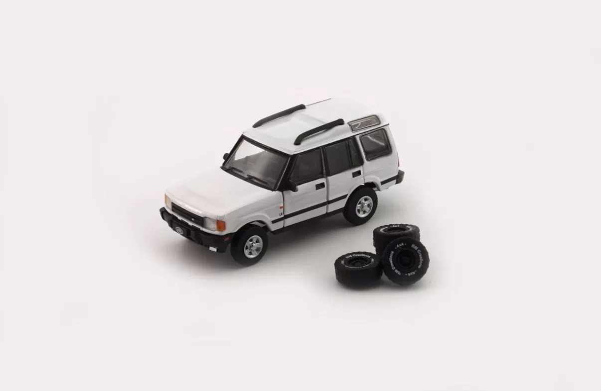 BM Creations 1/64 - 1998 Land Rover Discovery 1 - White (RHD)