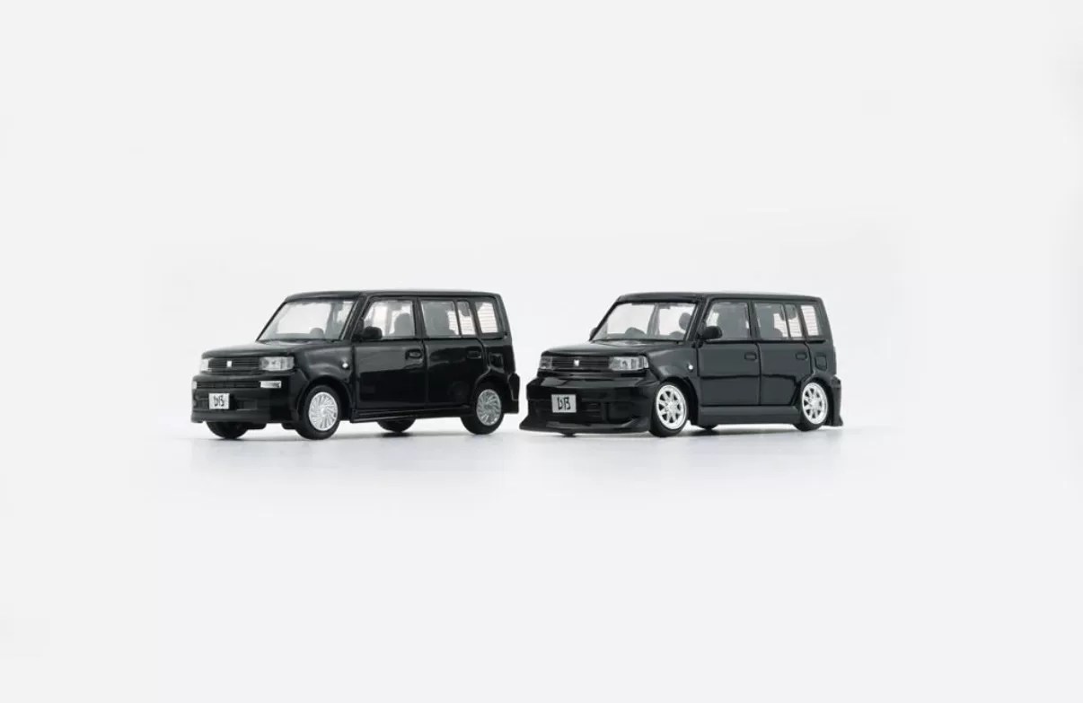 BM Creations 1/64 - Toyota bb 2000 - Black (RHD)