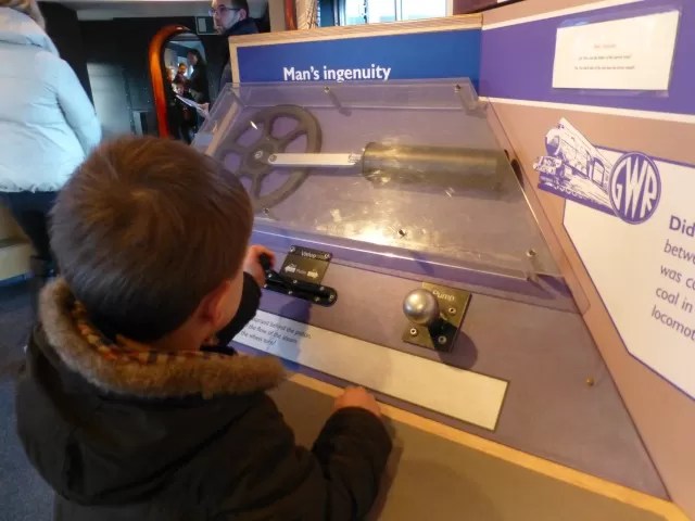 playing with pistons science - didcot railway centre