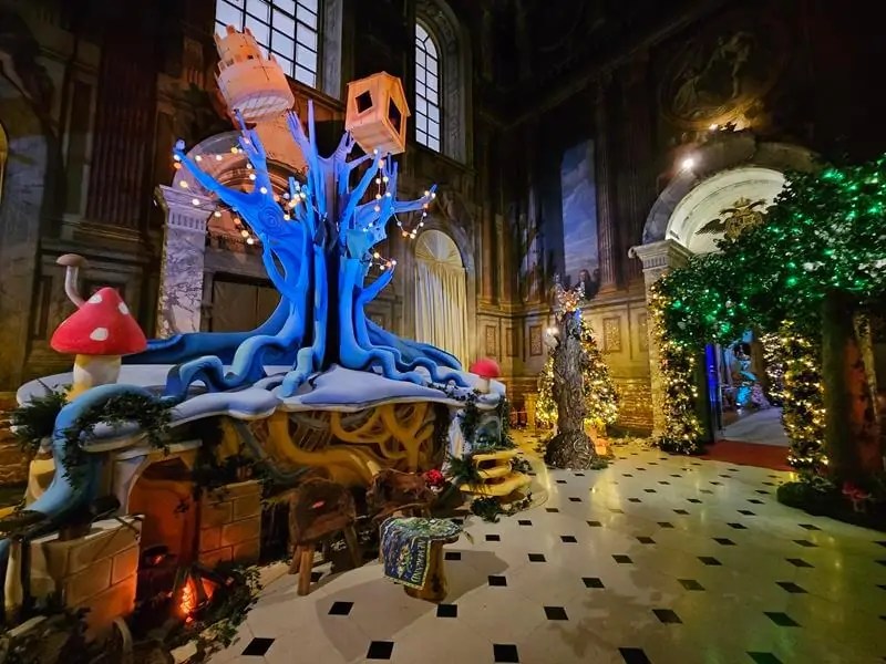 Neverland display