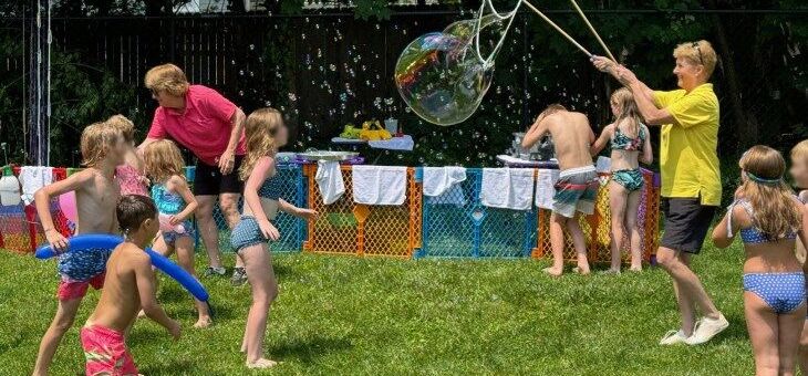 Bubbles, Sunshine, and Smiles: How to Choose Bubble Entertainment for Summer Birthdays, Camps, and School Celebrations