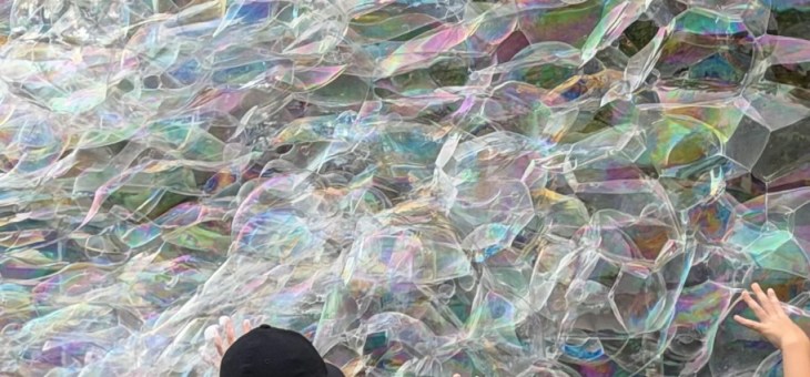Indoor vs. Outdoor Bubble Shows: How to Choose the Right Setup for Your Event