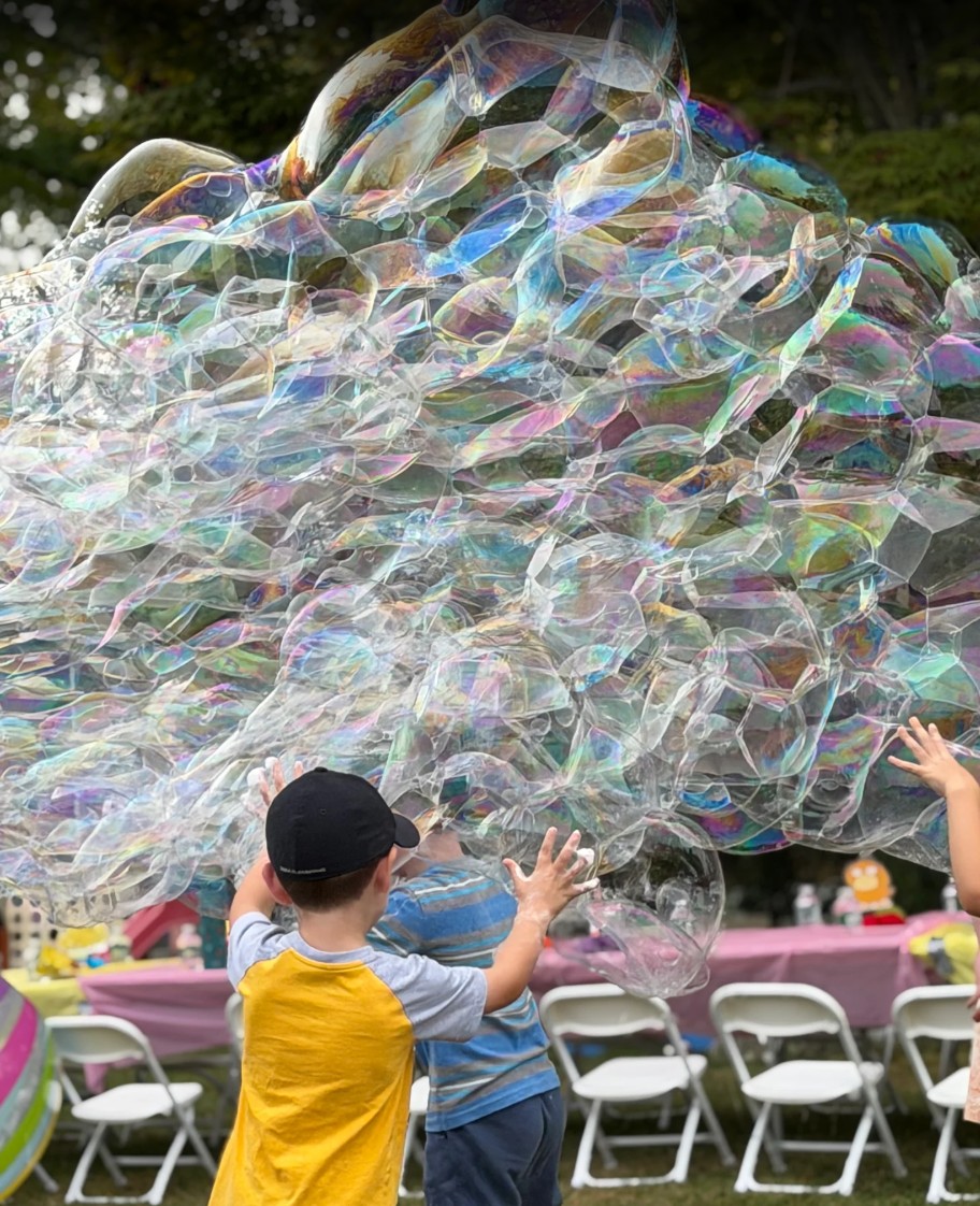 Indoor vs. Outdoor Bubble Shows: How to Choose the Right Setup for Your Event
