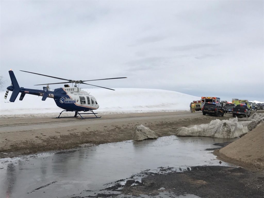Three hurt in highway crash south of Bondurant Helicopter Helicopter rotor Buckrail - Jackson Hole, news
