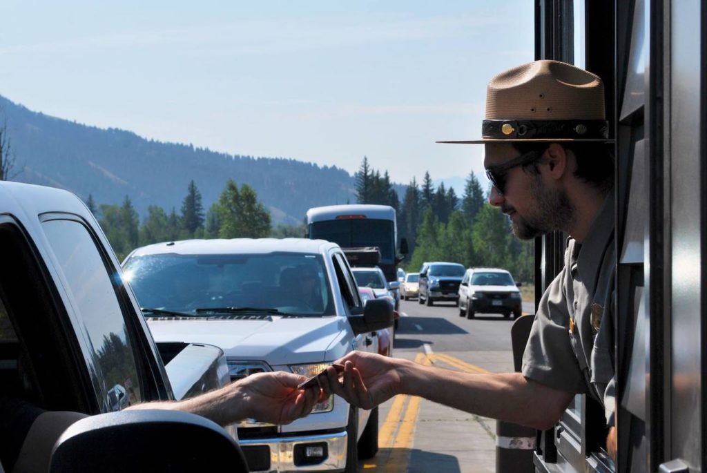 Targeted fees: Entrance to Yellowstone, Grand Teton could more than double Car Motor vehicle Buckrail - Jackson Hole, news