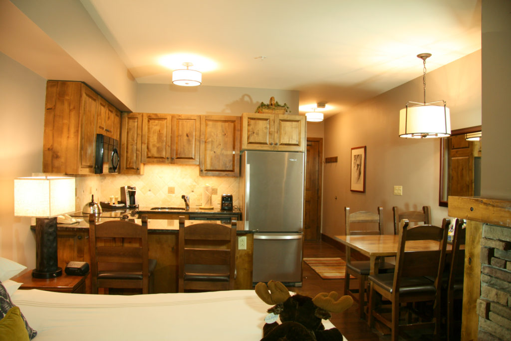 7-KitchenDining