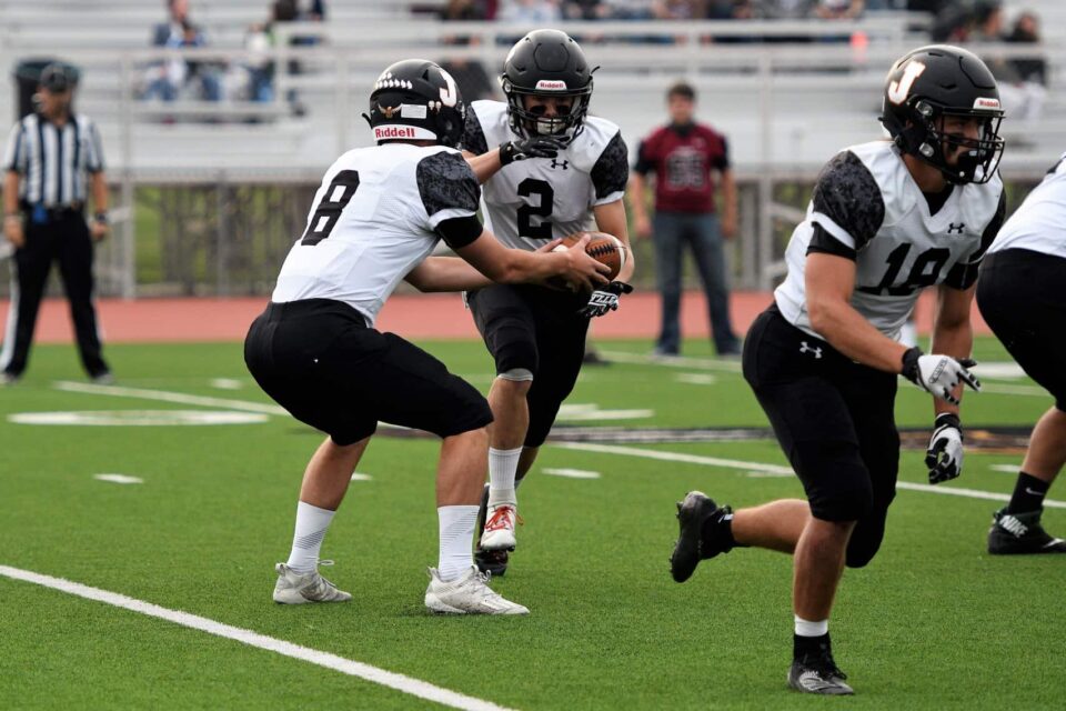 #2 Brody Hasenack grabs a hand-off. Photo: Tammy Urkoski Griebel