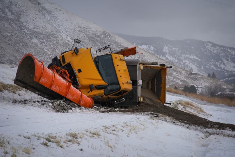 Overturned plow on Hwy 22 near Indian Springs entrance