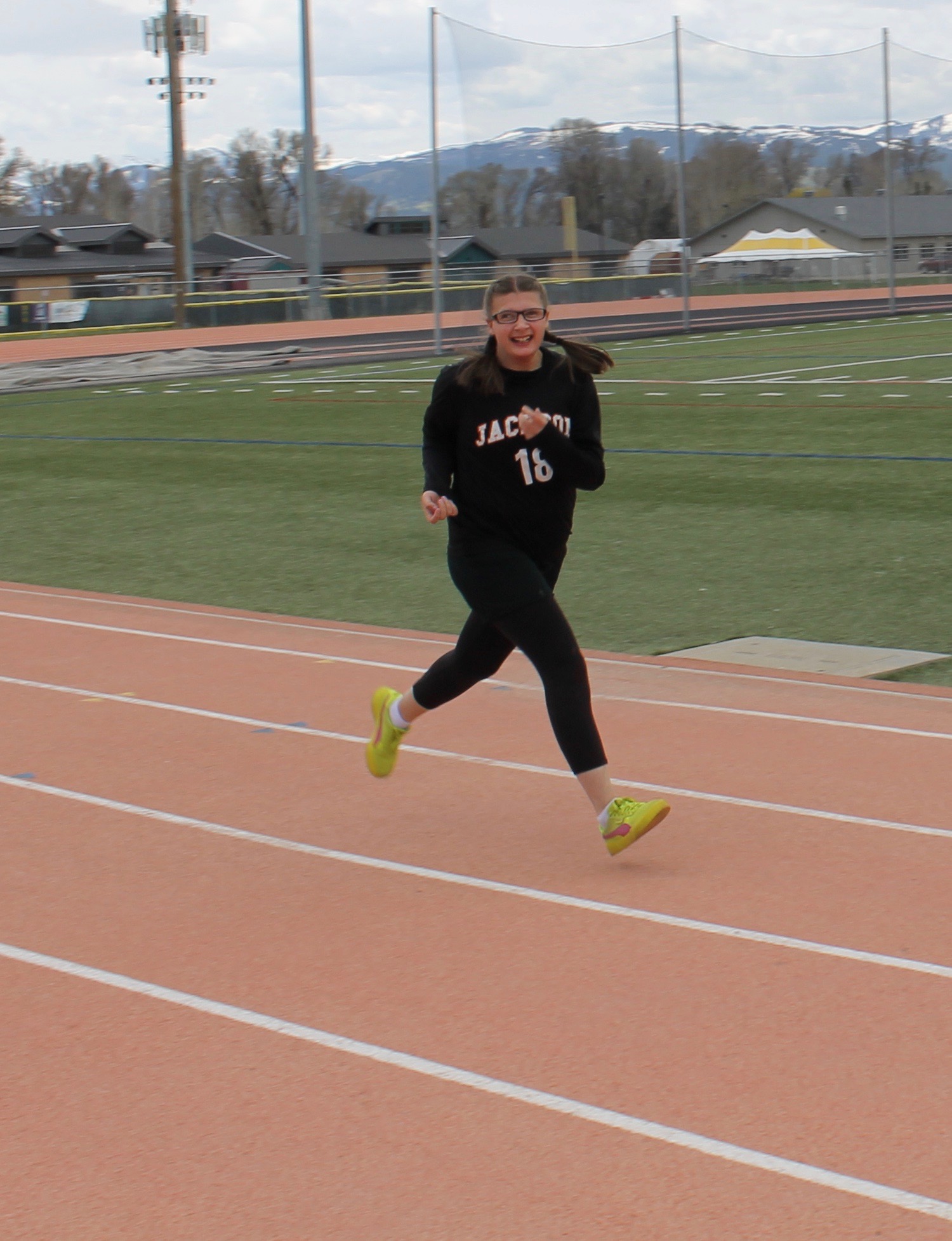 Izzy Shanor running the 200 meter. Photo: TCSD