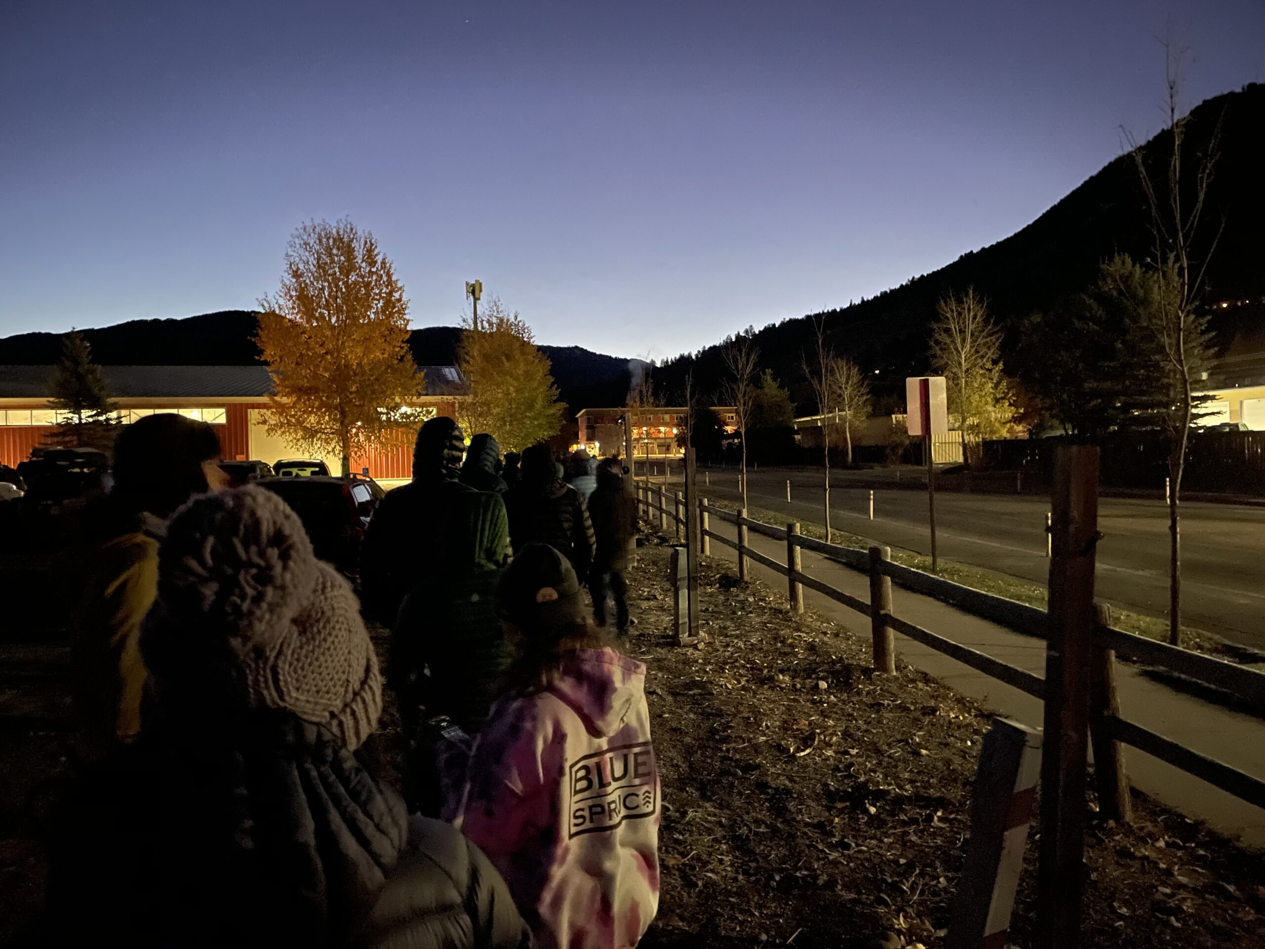 The line at 6:50 a.m. Photo: Lindsay Vallen // Buckrail