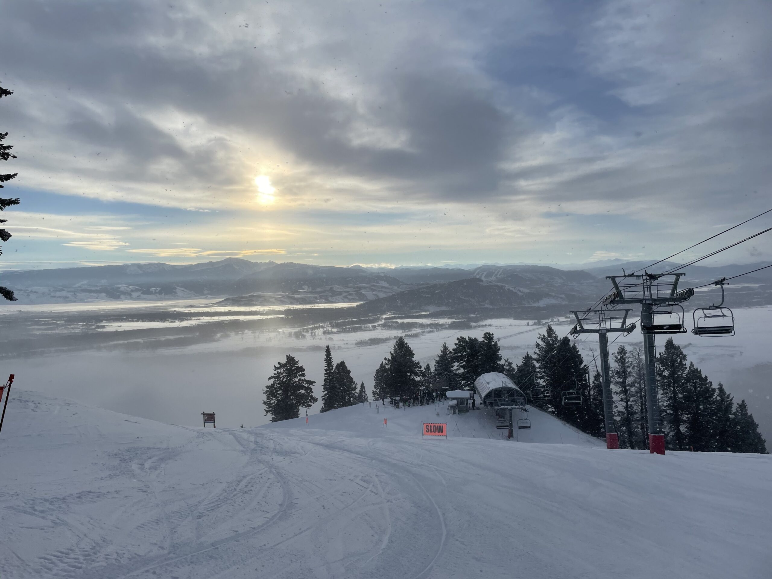 Clouds have given way to sunshine on and off today, Dec. 18. Photo: Lindsay Vallen // Buckrail