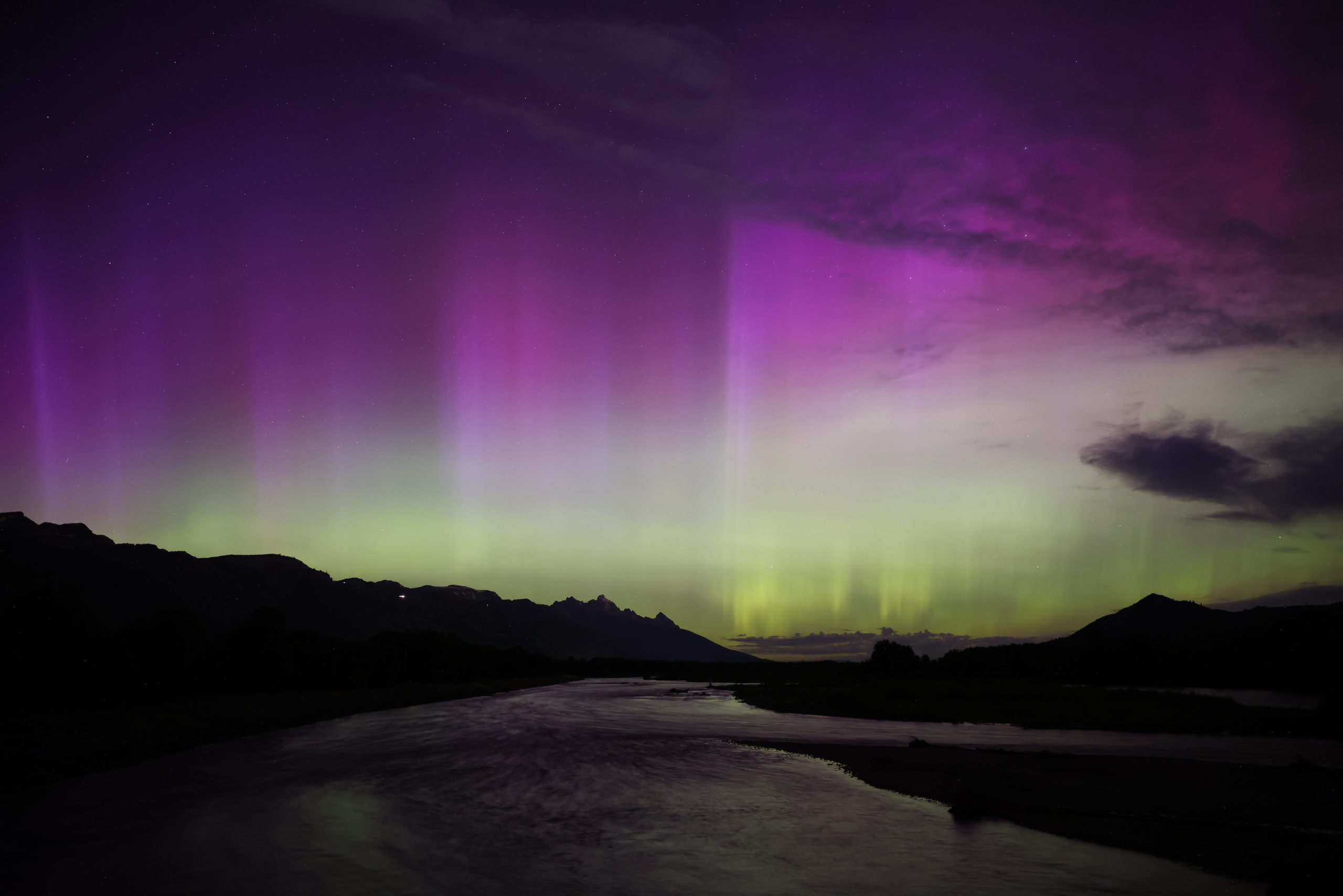 Northern lights appear just in time for Independence Day festivities