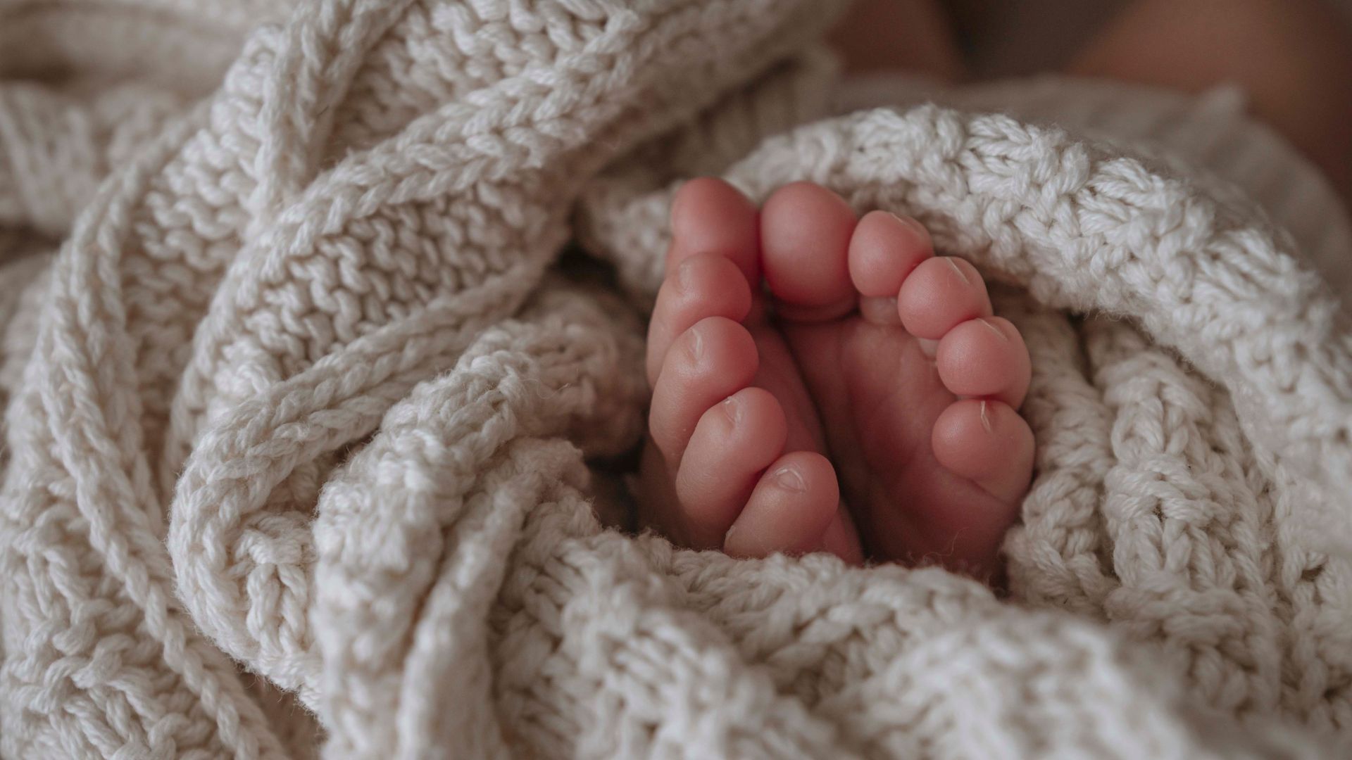 Sublette County dispatcher assists with home delivery birth over phone