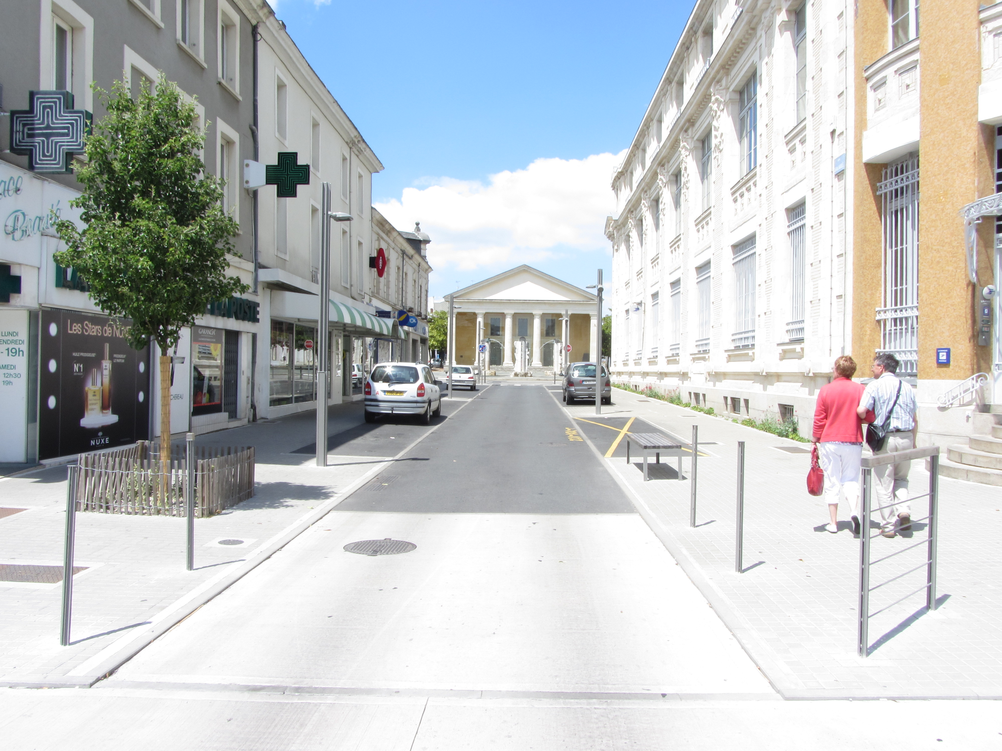 Kiertokävely joukkueen johdon kanssa.