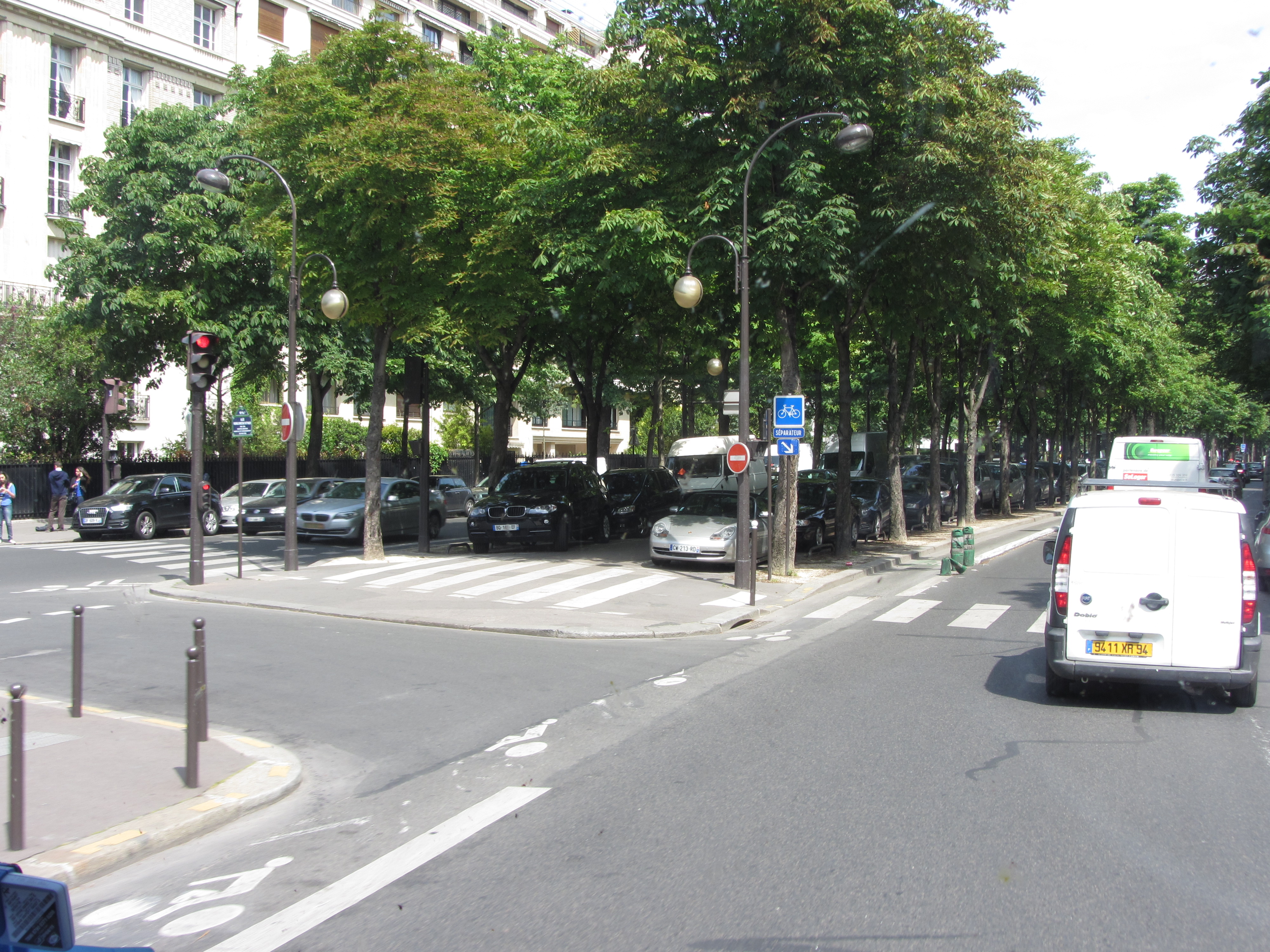 Mielenkiintoinen pysäköintijärjestely.