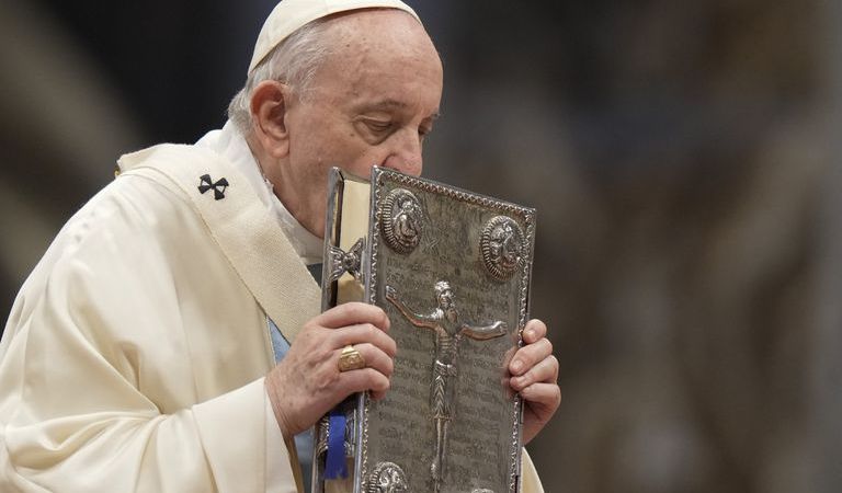El Papa condena la violencia machista: “Basta, herir a una mujer es ultrajar a Dios”