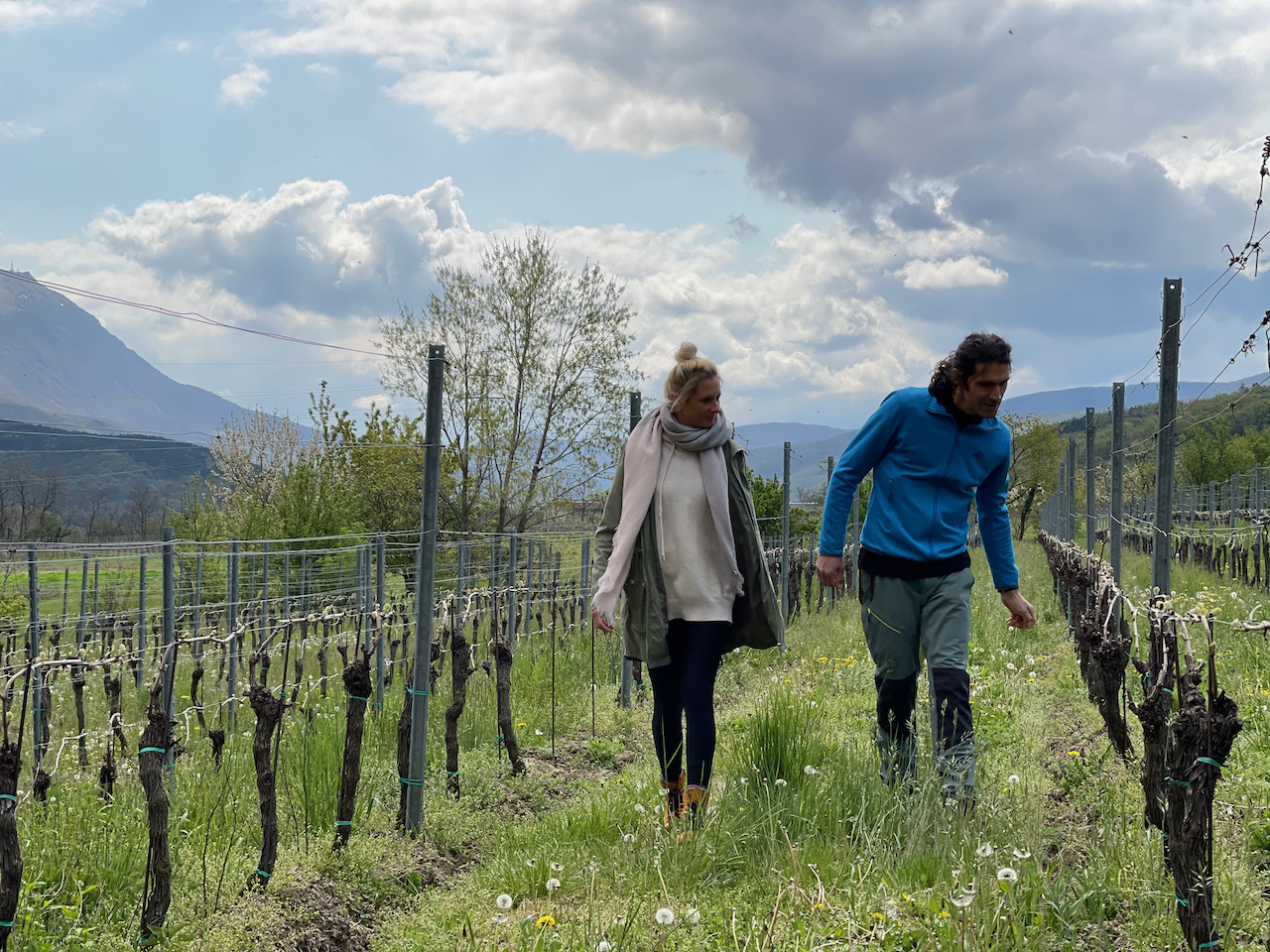 Carolin and Matej in the vineyard