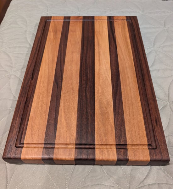 Walnut (Juice Groove) Cutting Board