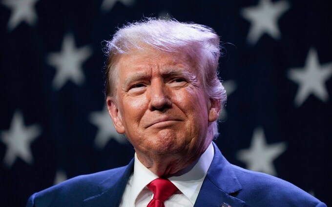 D. Trumpas pažadėjo išspręsti konfliktą Ukrainoje iškart po to, kai bus išrinktas prezidentu