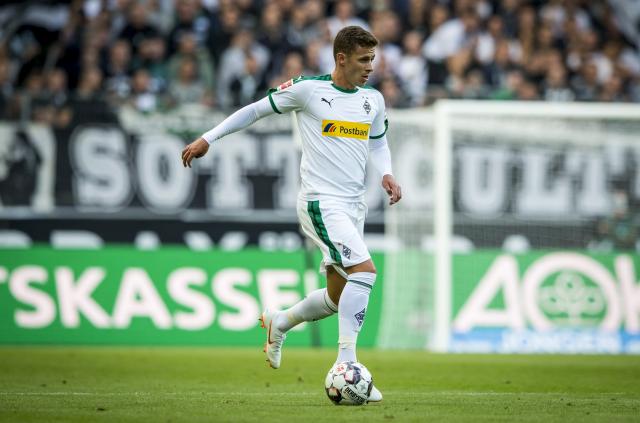 Thorgan lebih sering dipinjamkan ke zulte waregem, borussia monchengladbach, sampai akhirnya dibeli permanen monchengladbach di tahun 2015. Official Dortmund Sign Thorgan Hazard