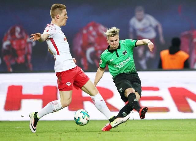 Felix Klaus Auf Leihbasis Von Wolfsburg Zu Dusseldorf 2 Bundesliga Mit 21 20 gewinnt der VfL Wolfsburg den ersten Test der Vorbereitung auf die Saison 201920 gegen Hansa Rostock im AOK Stadion.