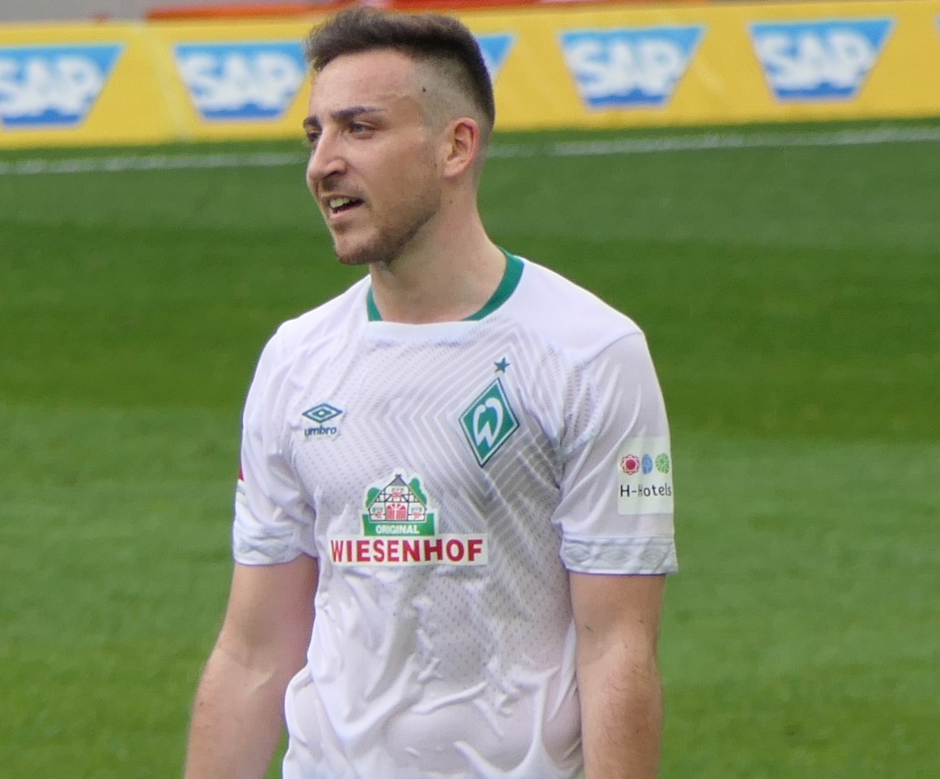 Kicker Report Bremen And Union Berlin Agree On Transfer For Mohwald Kevin Mhwald prefers to play with right foot.