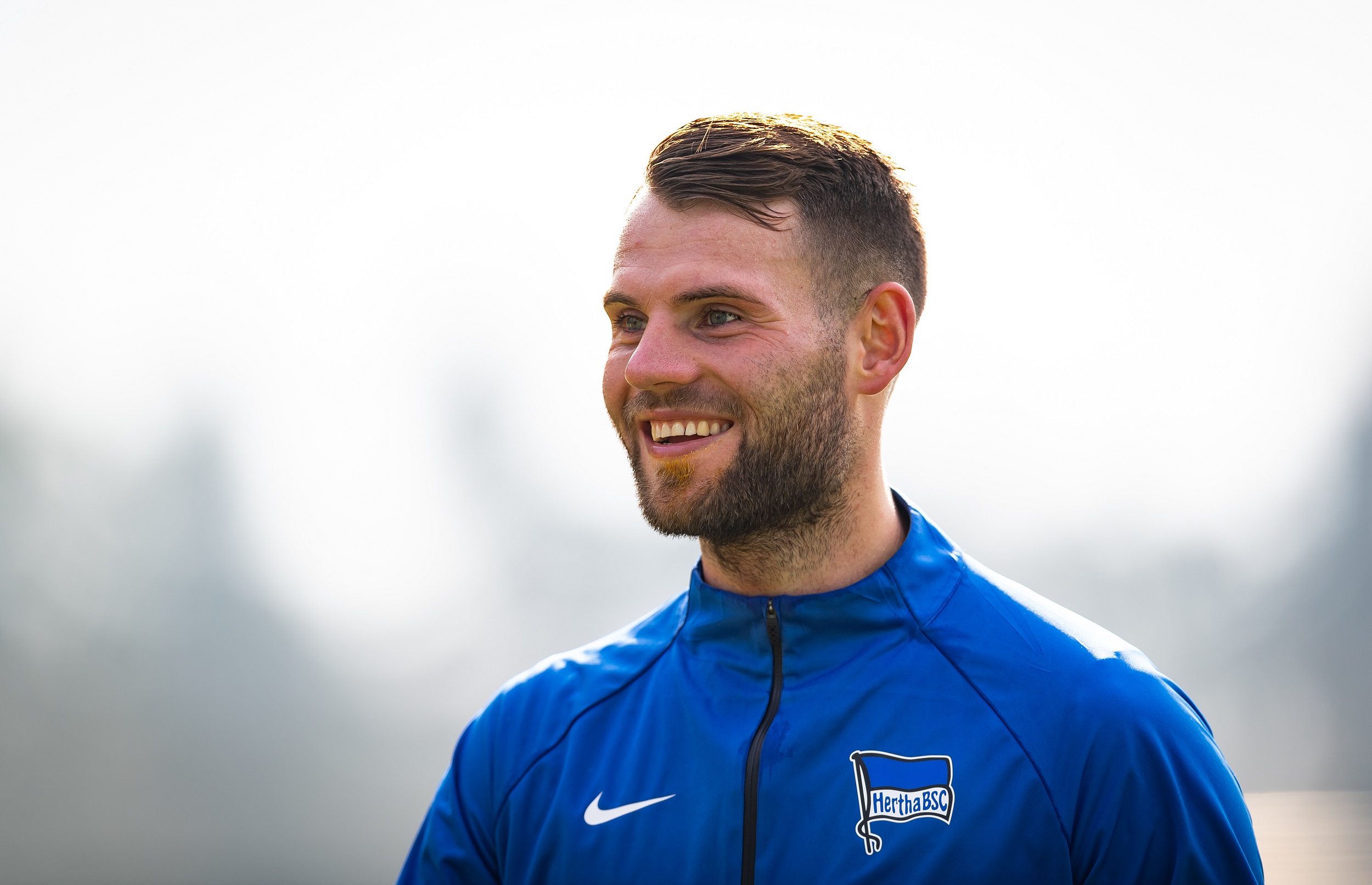 Hertha Bsc Eduard Lowen Very Often Disadvantaged Is Dardai Dead Eduard Lwen playing for Hertha BSC in 2019.