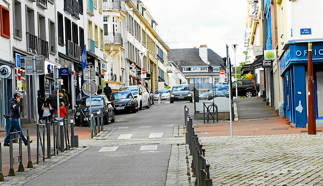 Cité portuaire active et arsenal maritime au fond de la rade de lorient, la ville est au cœur de l'unité . Dynamiser Le Commerce De Centre Ville L Initiative De Lorient Agglomeration