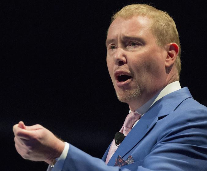 Lee más sobre el artículo El rey de los bonos multimillonario Jeff Gundlach dijo que el mercado de valores probablemente caerá de su posición elevada a pesar de las políticas de ‘Superman’ Jerome Powell