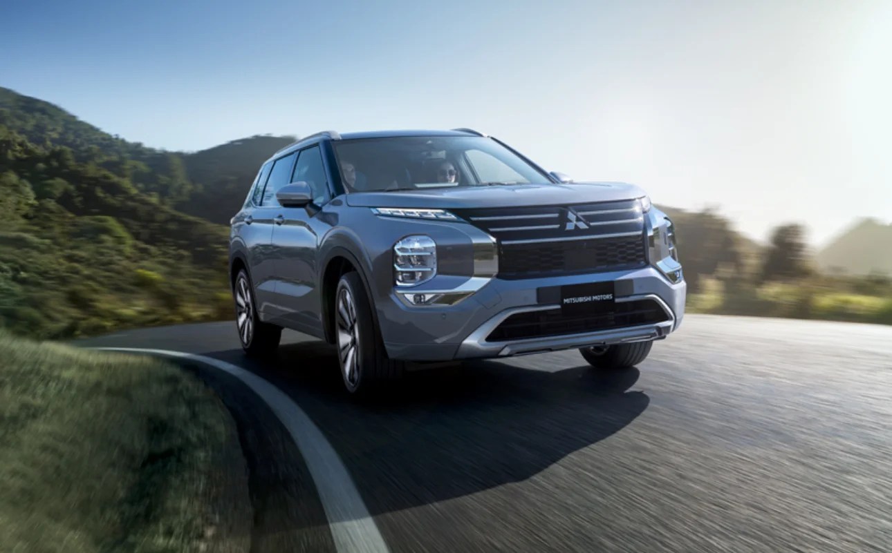 الجيل الرابع من ميتشوبيشي آوتلاندر.. تصميم خارجي بإطلالة واثقة وقوية ومهيبة