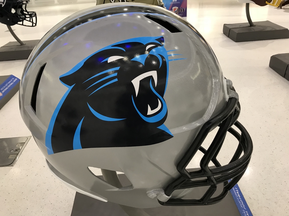 Panthers release WR Hunter Renfrow, add David Moore for playoffs