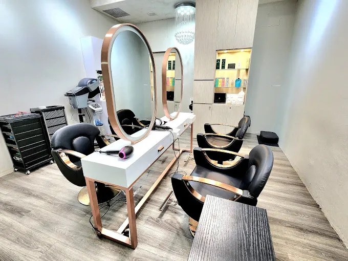 De Raffine Far East Plaza’s beauty and hairdressing salon