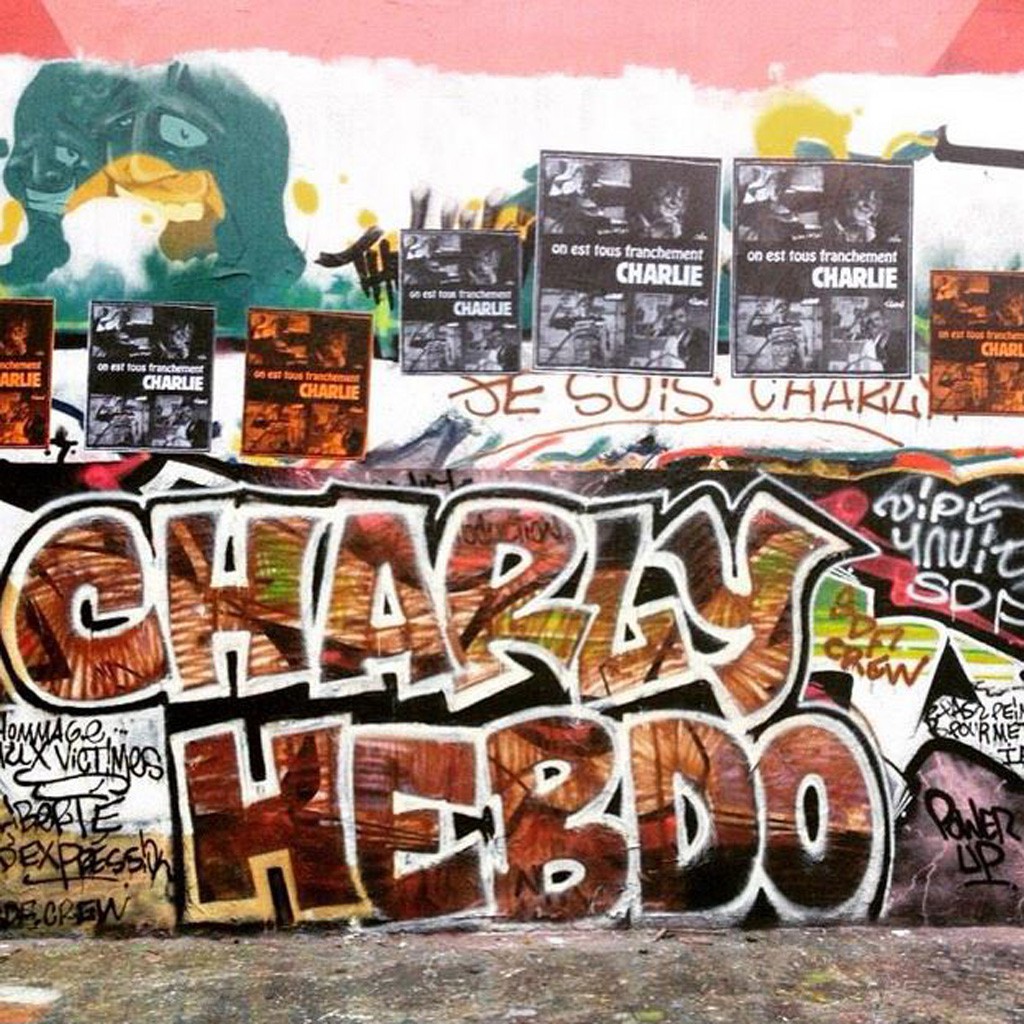 "Charly Hebdo" en soutien au journal satirique par le collectif SDF Crew en région parisienne. Crédits : SDF Crew