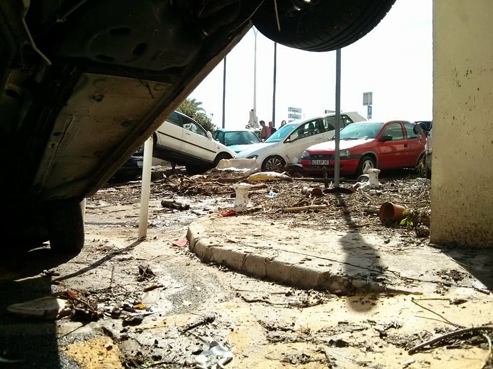 Les dégâts sont considérables ici au Square Mistral (Crédit Photo : Adrien de Volontat)