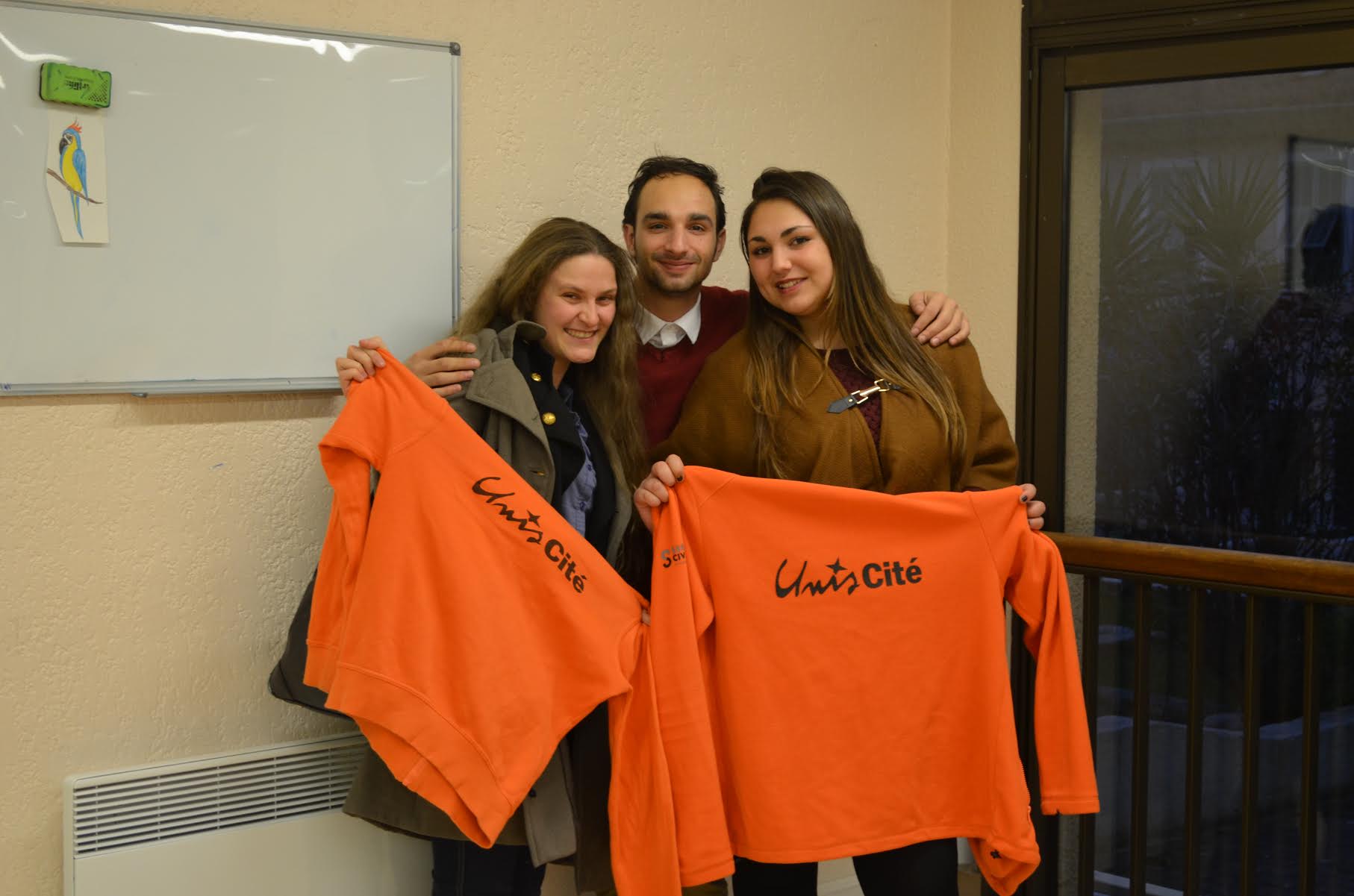 Elise, Melissa et Christian sont tous les trois adeptes du service civique. Ils y consacrent une bonne partie de leur temps. (Crédit photo : Marion Ptak)